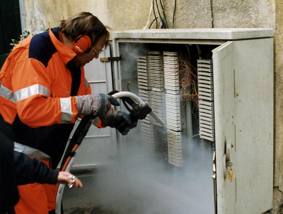 dry ice blasting electrical.jpg