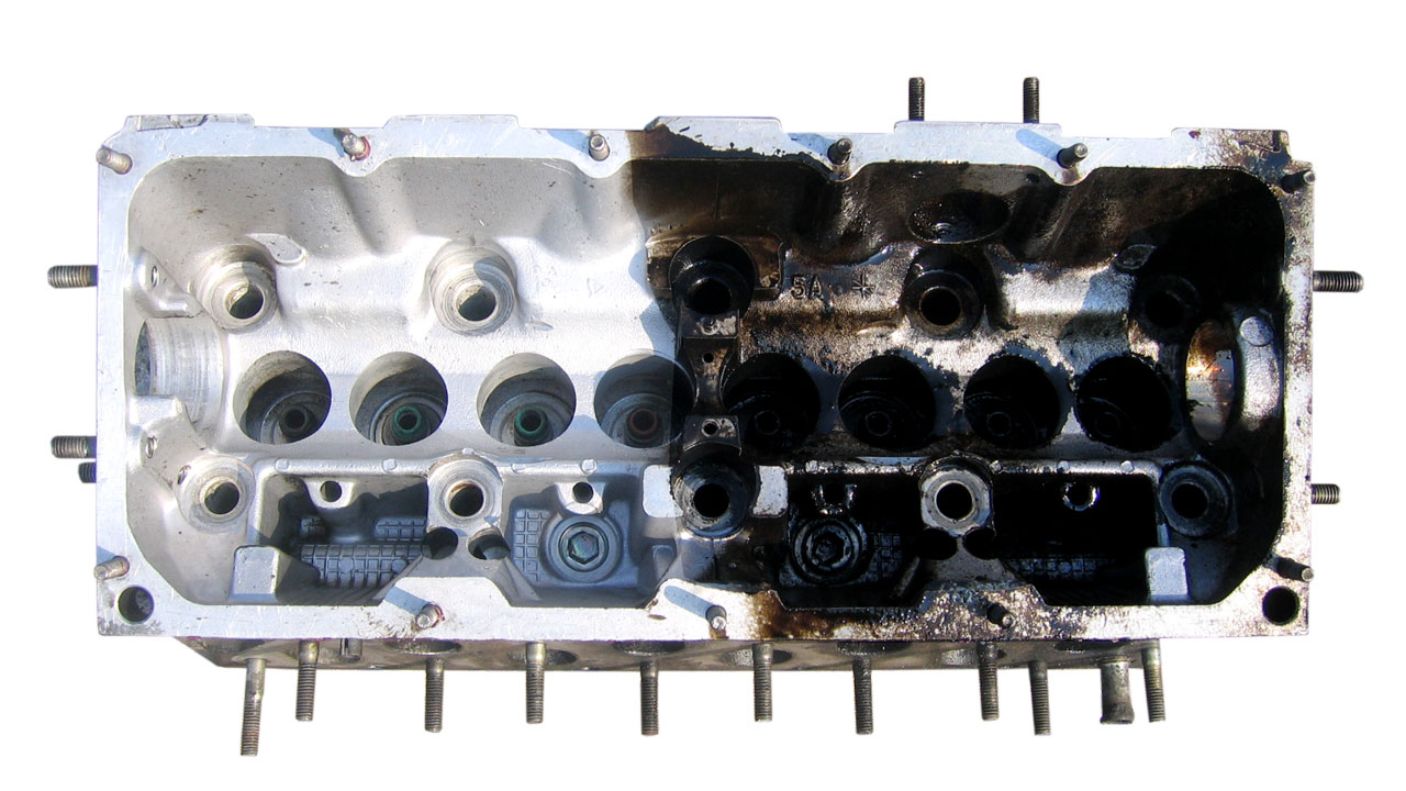 1552015071287849.jpg trockeneisstrahlen-motor-auto.jpg